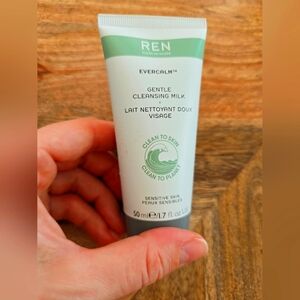 REN CLEANSING MILK